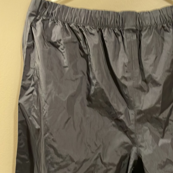 Hiking, ski, or rain pants - Picture 2 of 3